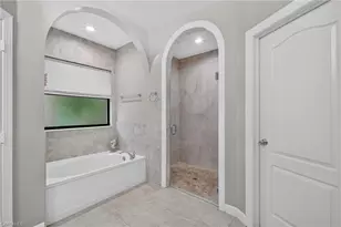 5761 Waxmyrtle Way, Naples, FL 34109 - Photo 21