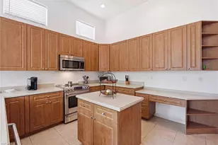 390 12th Ave NW, Naples, FL 34120 - Photo 9