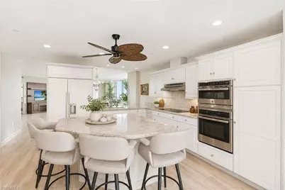 60 Seagate Dr #806, Naples, FL 34103 - Photo 5