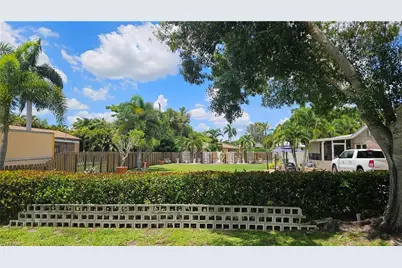 861 103rd Ave N, Naples, FL 34108 - Photo 3
