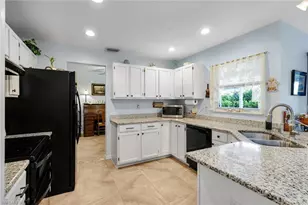 9814 Country Oaks Dr, Fort Myers, FL 33967 - Photo 7