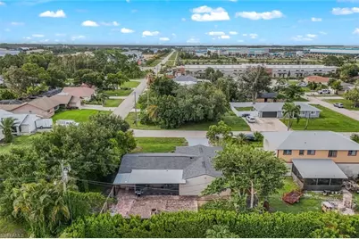 8110 Valencia Rd, Fort Myers, FL 33967 - Photo 27