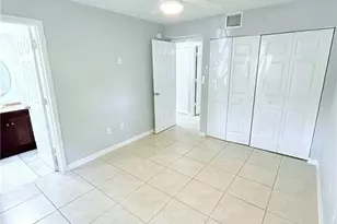 1420 Green Valley Cir, Naples, FL 34104 - Photo 7