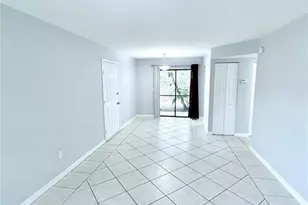 1420 Green Valley Cir, Naples, FL 34104 - Photo 3