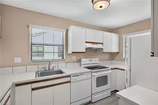 5365 Treetops Dr, Naples, FL 34113 - Photo 7