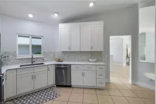 11054 Linnet Ln, Naples, FL 34119 - Photo 13