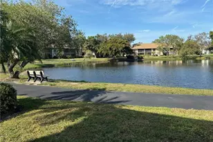 513 Lake Louise Cir, Naples, FL 34110 - Photo 3