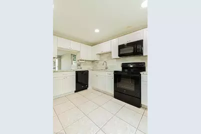 149 Palm Dr #17, Naples, FL 34112 - Photo 7