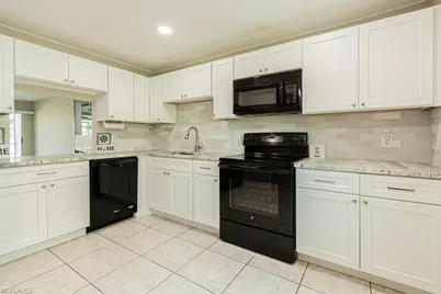 149 Palm Dr #17, Naples, FL 34112 - Photo 5
