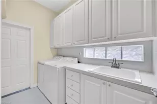 2941 Gilford Way, Naples, FL 34119 - Photo 13