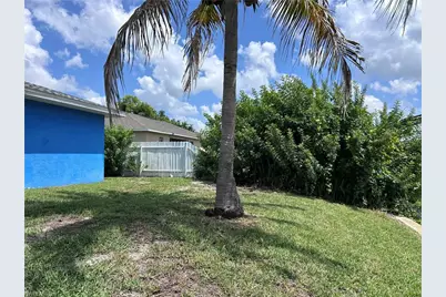 111 SE 4th Pl, Cape Coral, FL 33990 - Photo 29