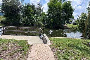 111 SE 4th Pl, Cape Coral, FL 33990 - Photo 33