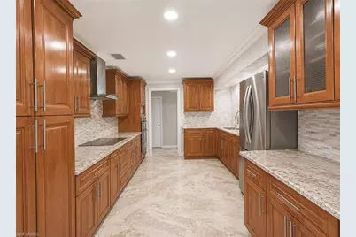 565 6th St SE, Naples, FL 34117 - Photo 7