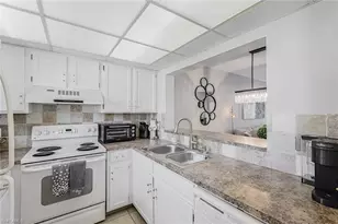 807 River Point Dr, Naples, FL 34102 - Photo 11