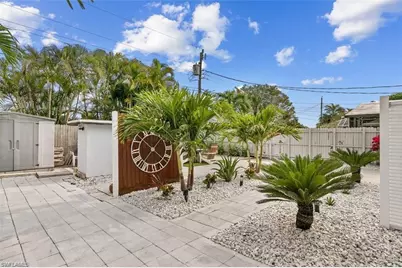 717 95th Ave N, Naples, FL 34108 - Photo 13
