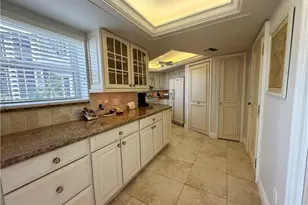 10701 Gulf Shore Dr, Naples, FL 34108 - Photo 9
