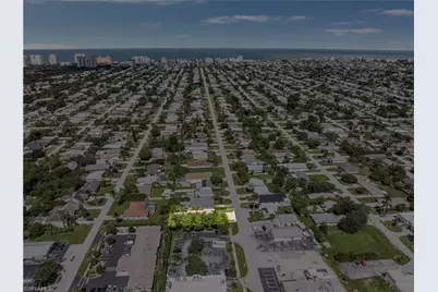 862 95th Ave N, Naples, FL 34108 - Photo 5