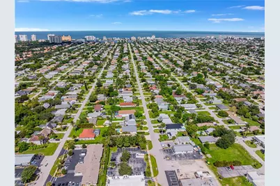 862 95th Ave N, Naples, FL 34108 - Photo 29
