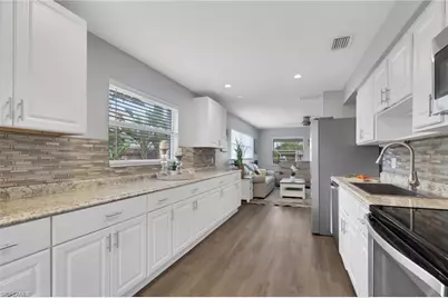 862 95th Ave N, Naples, FL 34108 - Photo 23