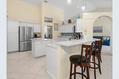 6670 Huntley Ln N, Naples, FL 34104 - Photo 9