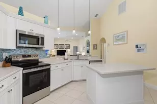 6670 Huntley Ln N, Naples, FL 34104 - Photo 11