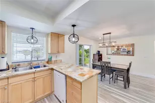 525 SE 11th Ct, Cape Coral, FL 33990 - Photo 5