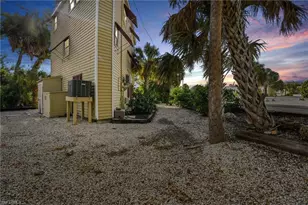 5431 Oak Ridge Ave, Fort Myers Beach, FL 33931 - Photo 27
