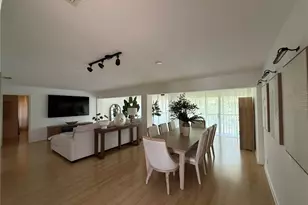 576 Retreat Dr, Naples, FL 34110 - Photo 3
