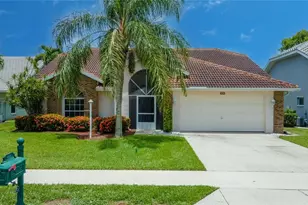 458 Countryside Dr, Naples, FL 34104 - Photo 3