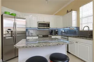 400 L'Ambiance Cir, Naples, FL 34108 - Photo 7
