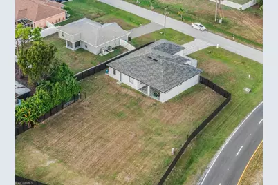 1124 NE 35th Ln, Cape Coral, FL 33909 - Photo 43