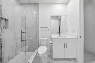 1124 NE 35th Ln, Cape Coral, FL 33909 - Photo 21
