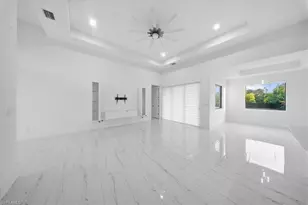 1124 NE 35th Ln, Cape Coral, FL 33909 - Photo 11