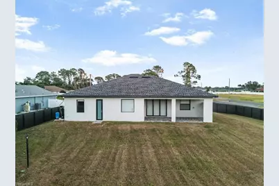1124 NE 35th Ln, Cape Coral, FL 33909 - Photo 33