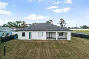 1124 NE 35th Ln, Cape Coral, FL 33909 - Photo 33