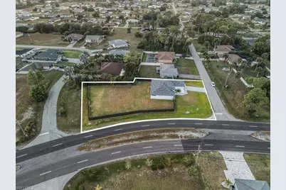 1124 NE 35th Ln, Cape Coral, FL 33909 - Photo 3