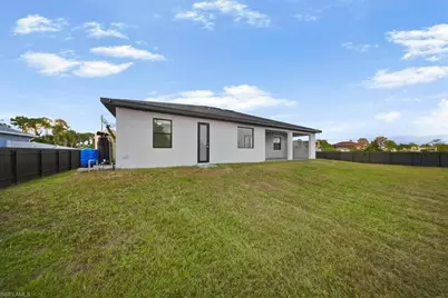 1124 NE 35th Ln, Cape Coral, FL 33909 - Photo 41