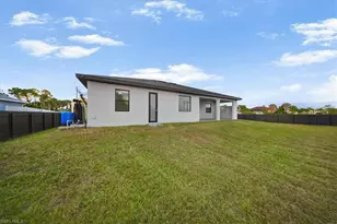 1124 NE 35th Ln, Cape Coral, FL 33909 - Photo 41