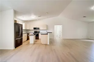 731 Jung Blvd E, Naples, FL 34120 - Photo 3