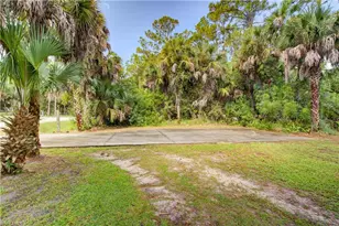 731 Jung Blvd E, Naples, FL 34120 - Photo 9