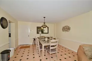 555 Park Shore Dr, Naples, FL 34103 - Photo 5