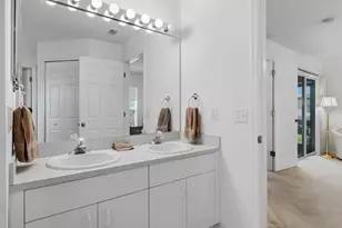 203 NE 24th Terrace, Cape Coral, FL 33909 - Photo 17