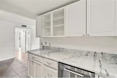 4290 Gulfstream Dr #5, Naples, FL 34112 - Photo 13
