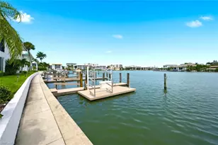 333 Harbour Dr, Naples, FL 34103 - Photo 31