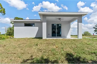 842 Naples Ave S, Lehigh Acres, FL 33974 - Photo 7