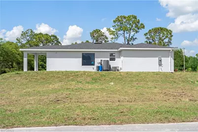 842 Naples Ave S, Lehigh Acres, FL 33974 - Photo 5