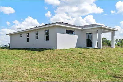 842 Naples Ave S, Lehigh Acres, FL 33974 - Photo 9