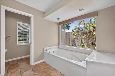 240 Stonegate Ct, Naples, FL 34119 - Photo 25