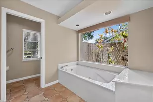 240 Stonegate Ct, Naples, FL 34119 - Photo 25