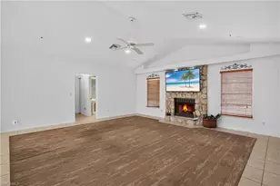 240 Stonegate Ct, Naples, FL 34119 - Photo 9